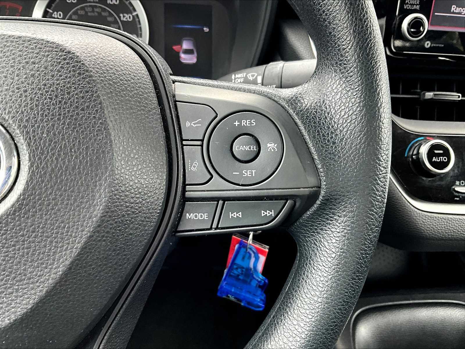 2022 Toyota Corolla LE photo 24