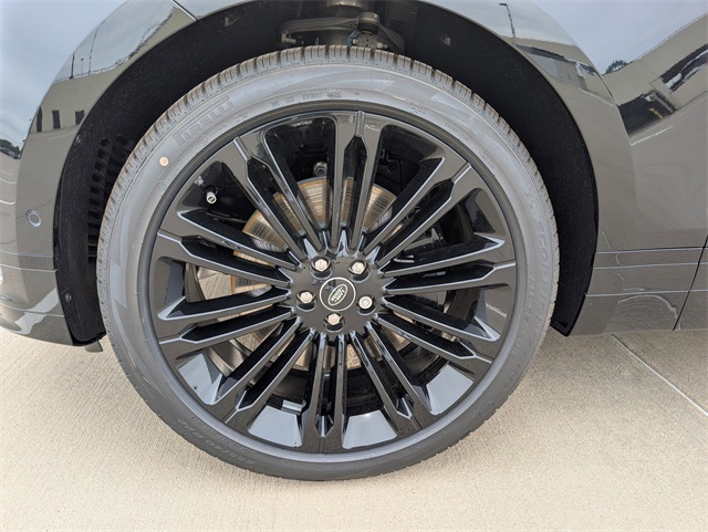 2026 Land Rover Range Rover Velar SE photo 3