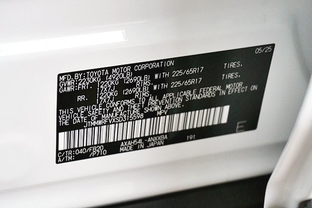 Used 2025 White Toyota LE image 31