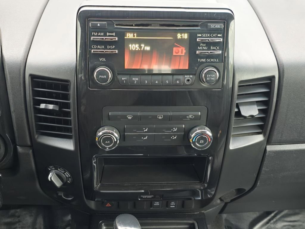 2013 Nissan Titan SV photo 2