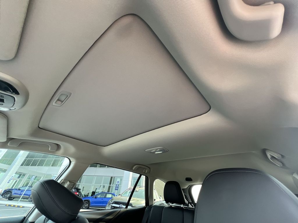2025 Subaru Outback Touring XT photo 18