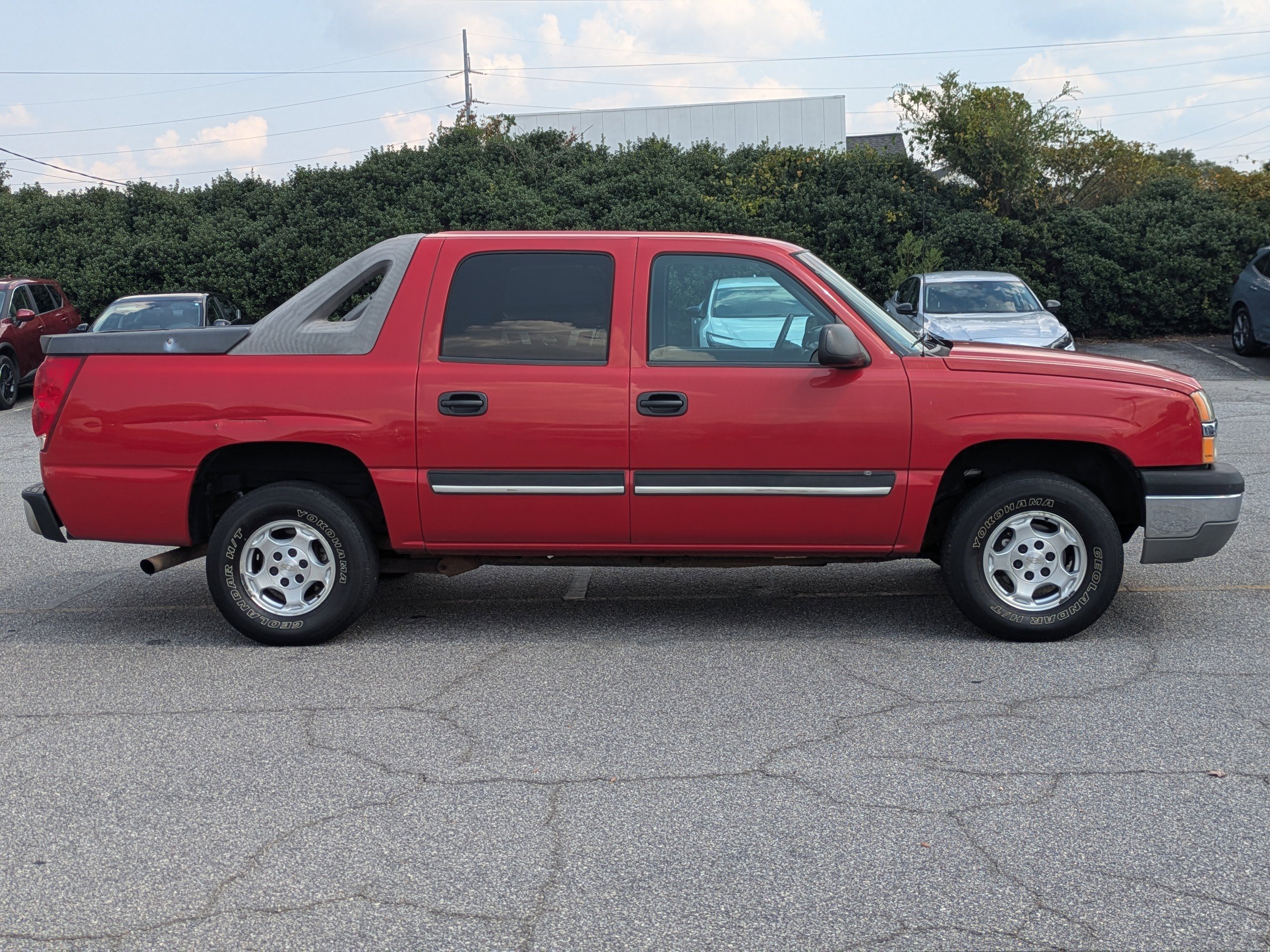 2004 Chevrolet Avalanche photo 3