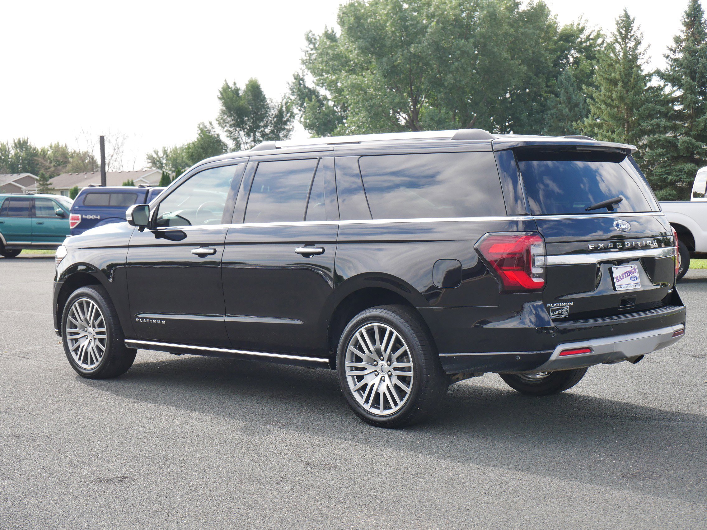2024 Ford Expedition MAX Platinum photo 3