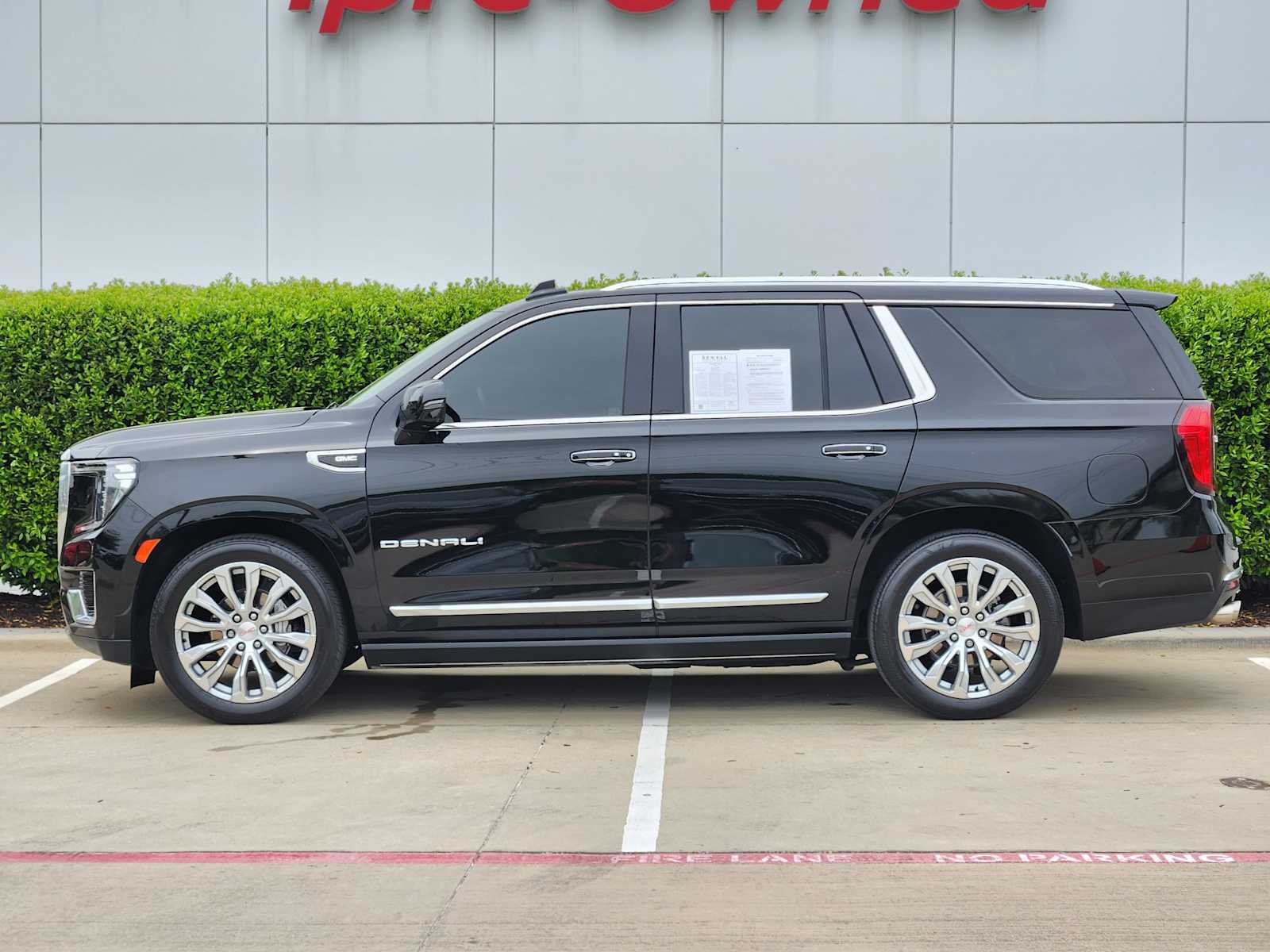 2022 Gmc Yukon Denali photo 2