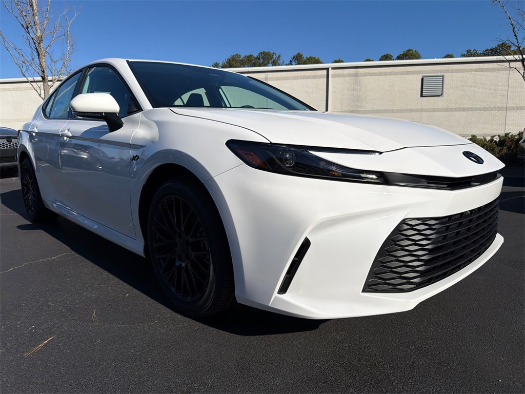 2026 Toyota Camry LE's photo