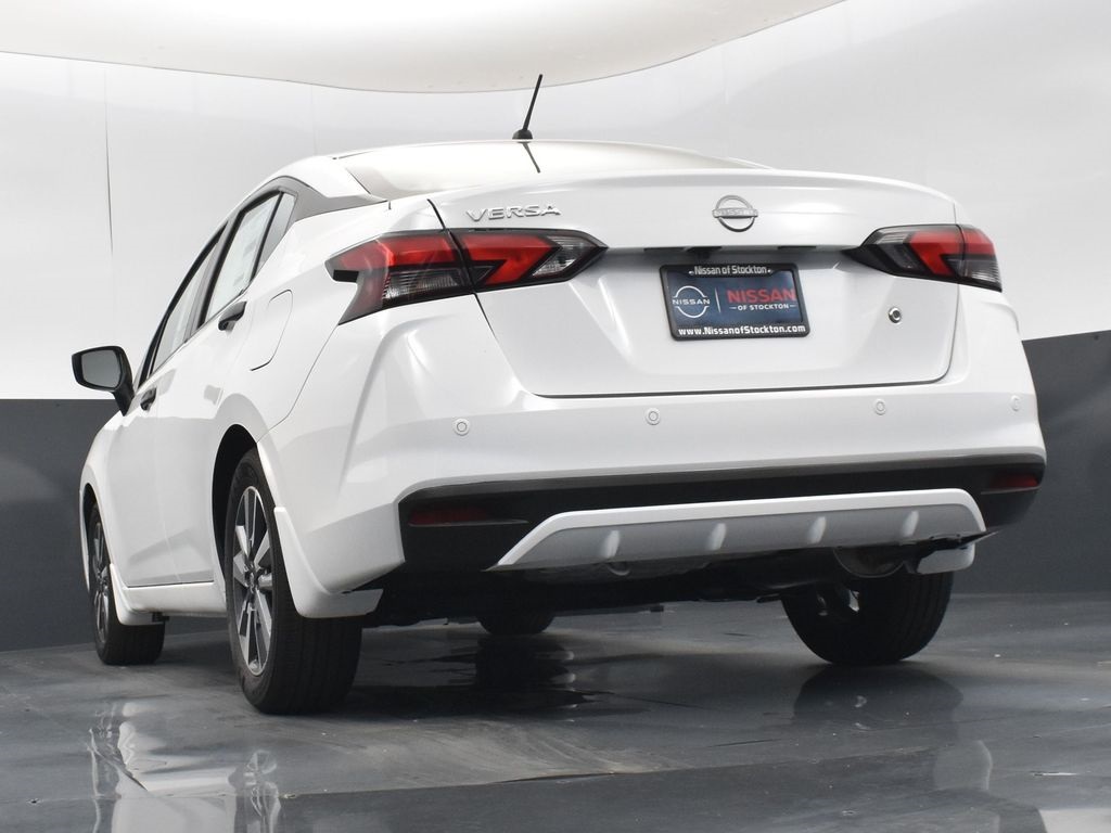 2025 Nissan Versa 1.6 S photo 32