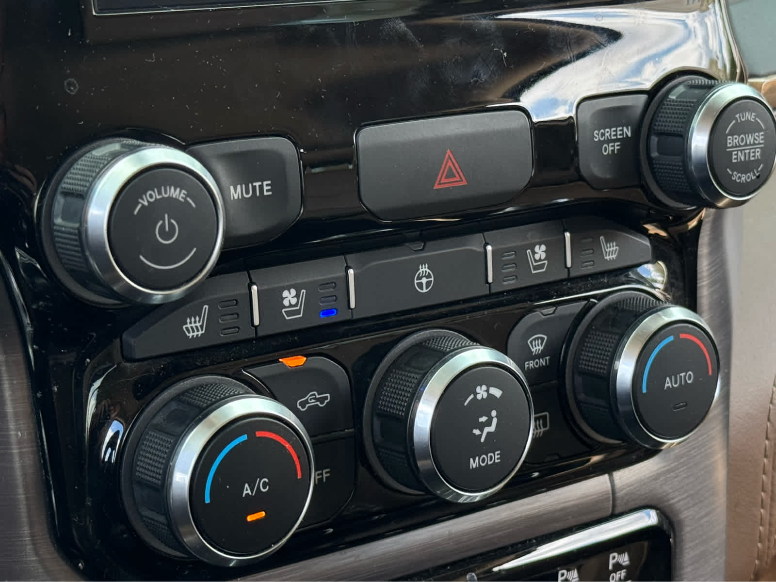 2020 Ram 2500 Longhorn photo 15
