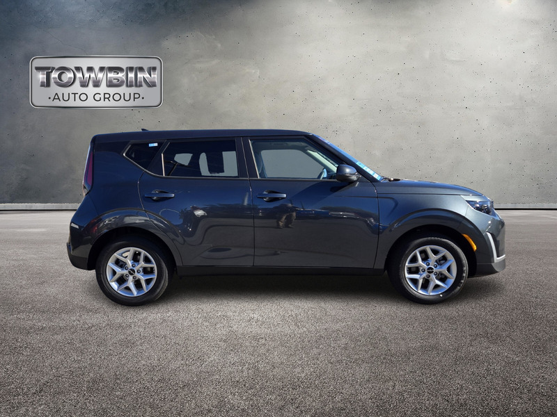 2025 Kia Soul LX photo 3