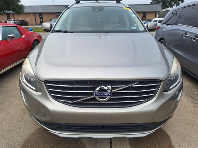 2016 Volvo XC60 T6 Drive-E photo 2