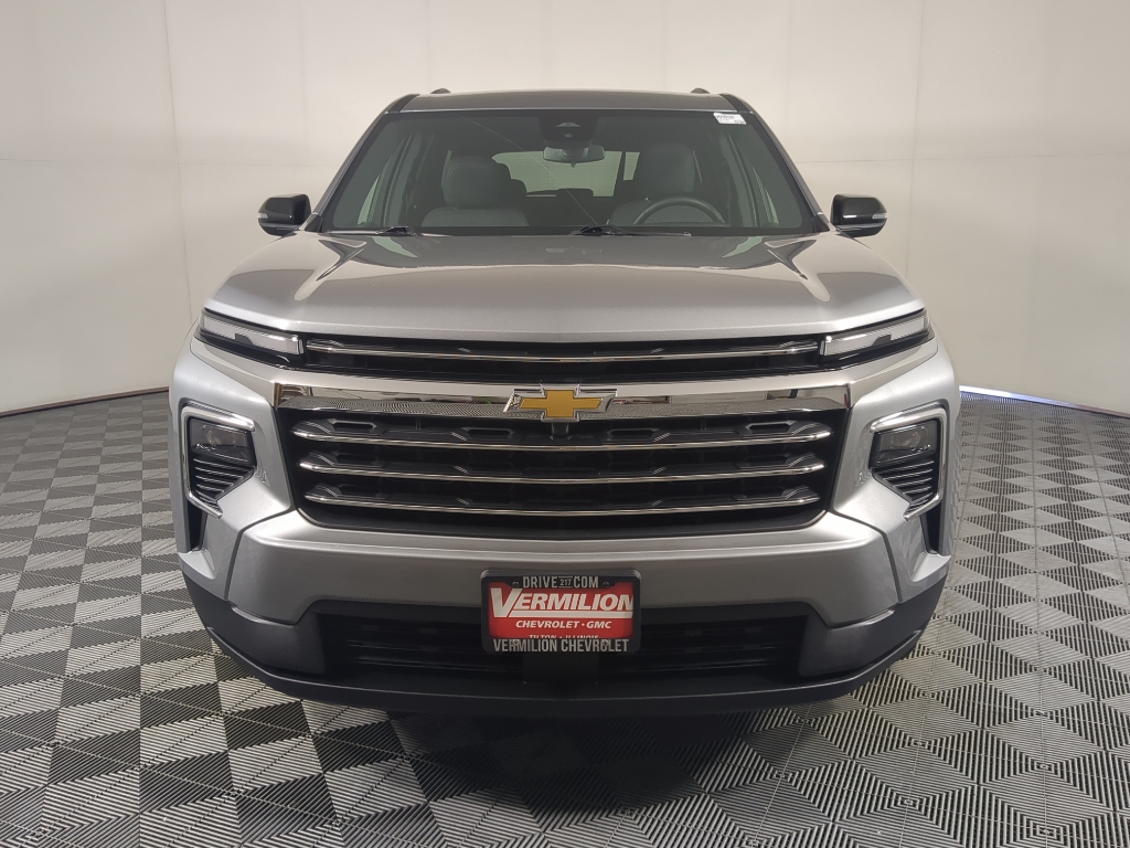 2025 Chevrolet Traverse photo 2