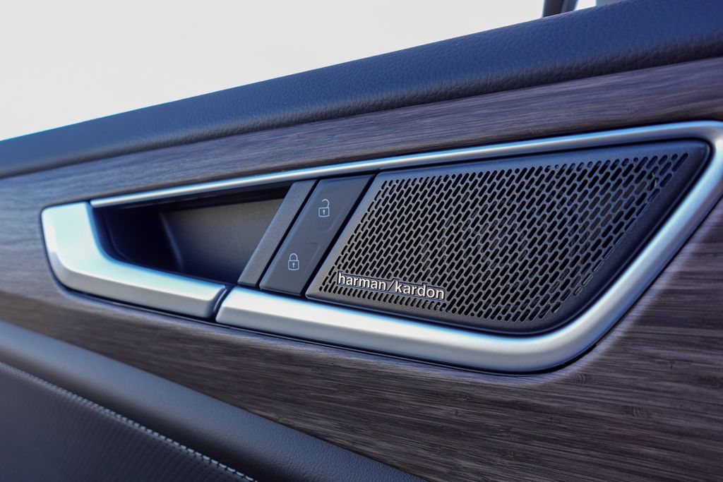 2025 Volkswagen Atlas SEL Premium R-Line photo 14