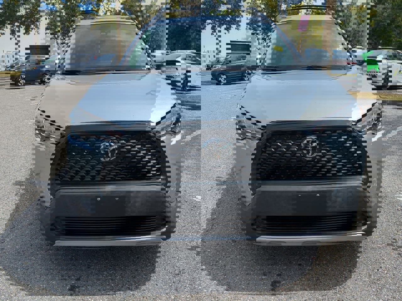 2022 Toyota Corolla Cross LE photo 8