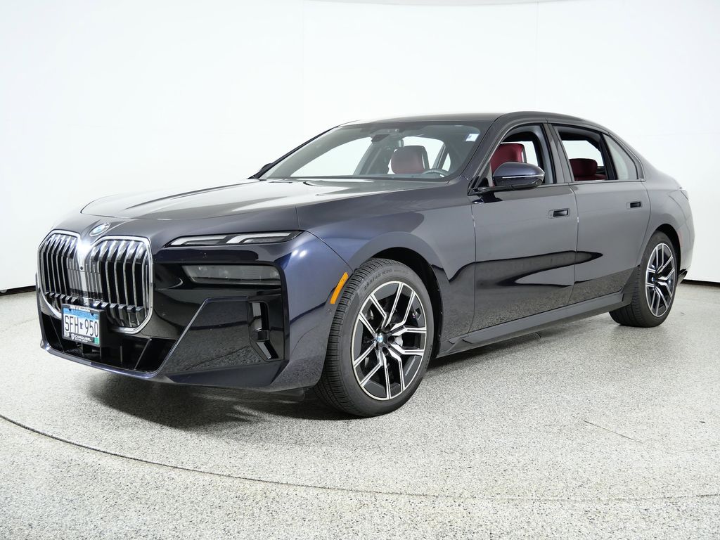 2025 BMW 7 Series 740i's photo