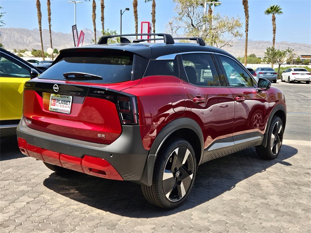 2025 Nissan Kicks SR photo 2