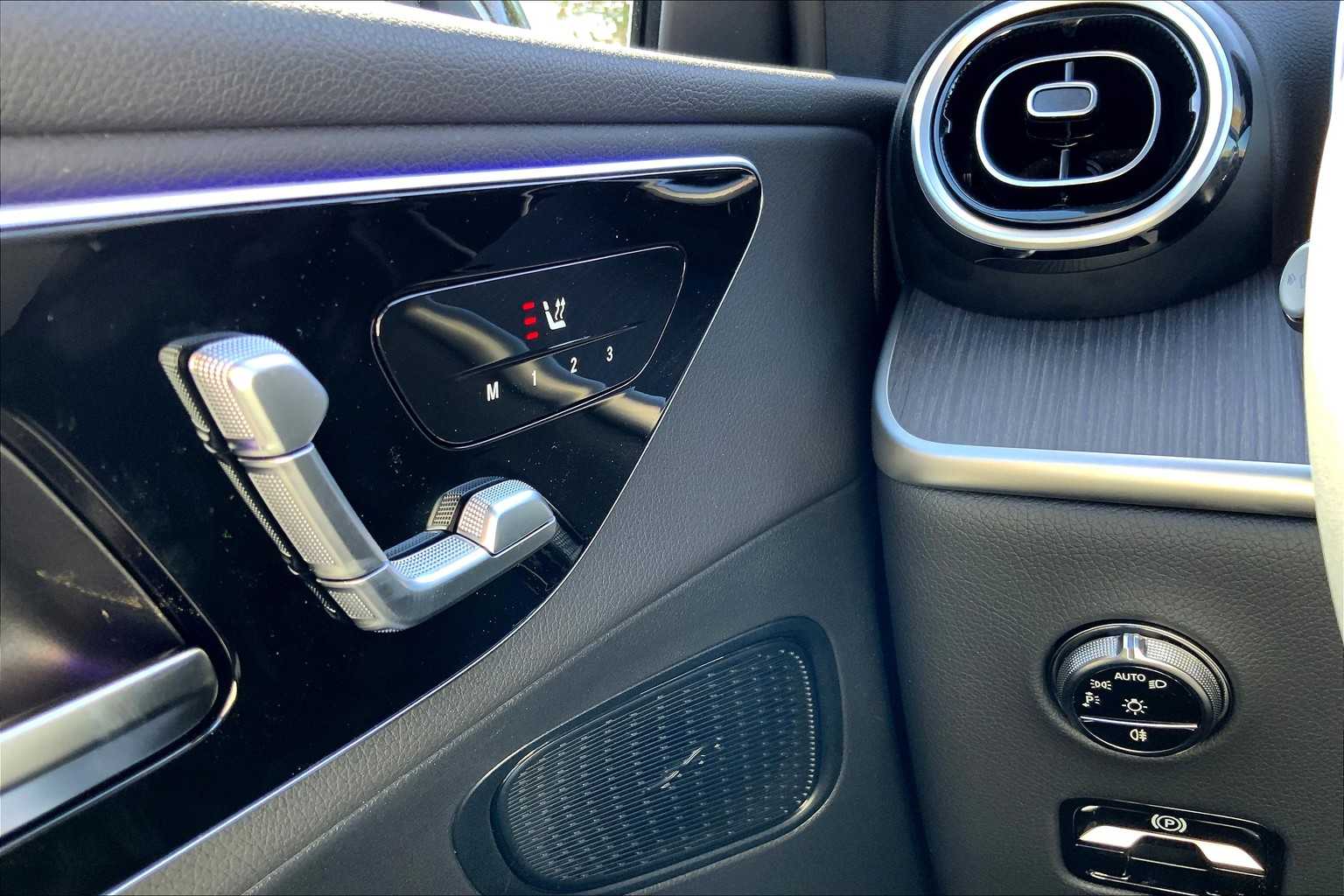 2025 Mercedes Benz GLC 300 4MATIC photo 24