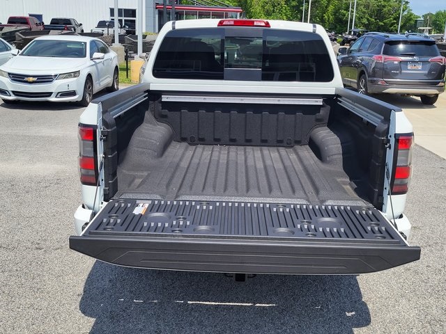 2025 Nissan Frontier Crew Cab SV photo 4
