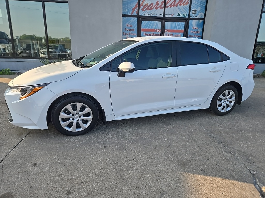 2024 Toyota Corolla LE photo 4