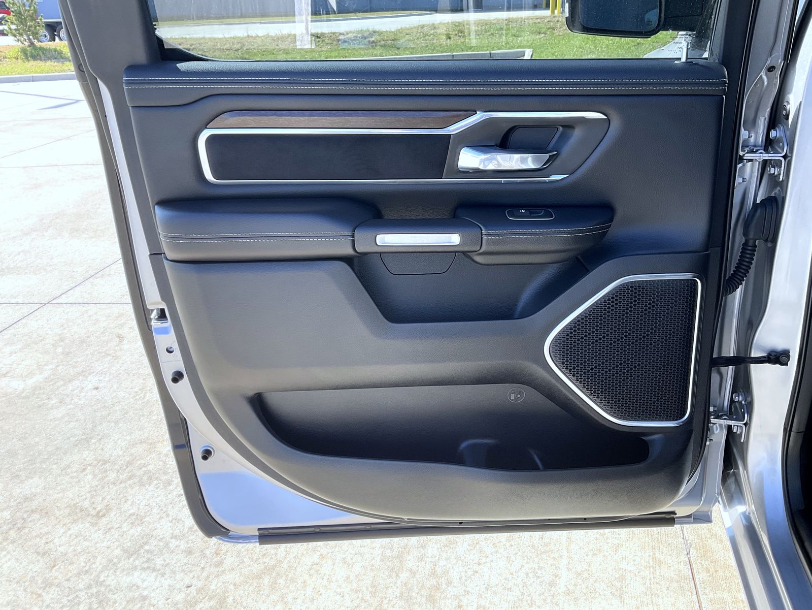 2021 Ram 1500 Laramie photo 21