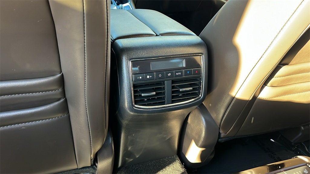 2022 Mazda CX-9 Signature photo 4