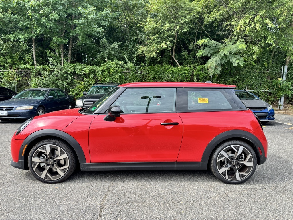 2025 Mini Cooper 2 Door Hardtop Iconic photo 3