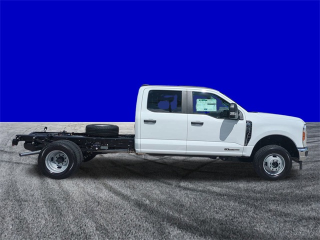 2026 Ford F-350 photo 2