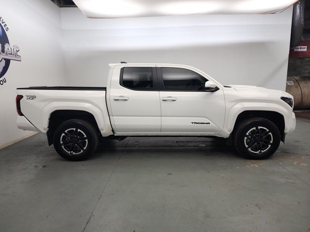 2024 Toyota Tacoma 4x4 Double Cab photo 6