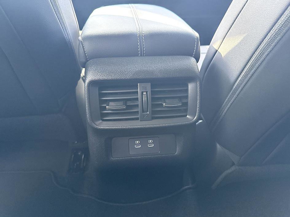 2025 Nissan Murano SL photo 22