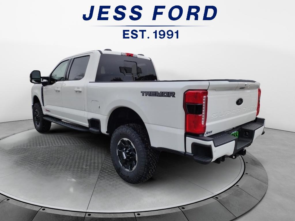 2025 Ford F-350 Lariat photo 3