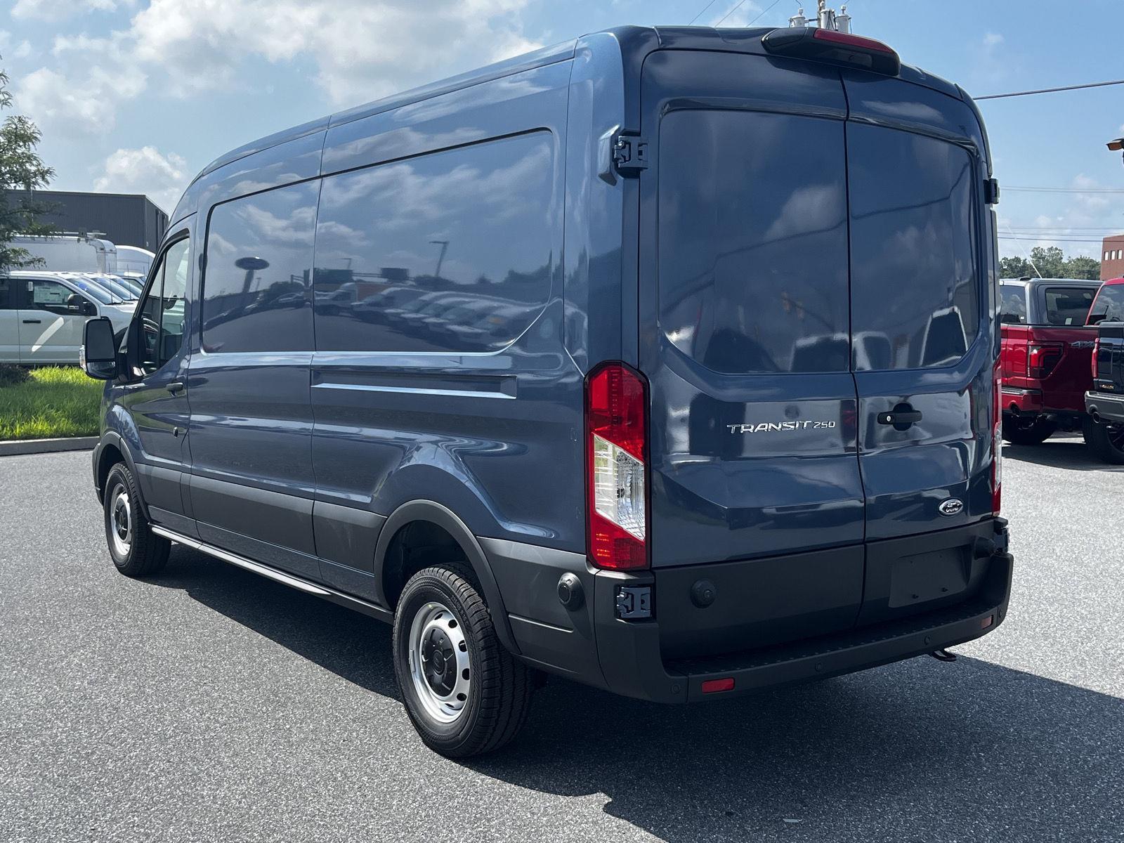 2025 Ford Transit Cargo Van photo 4