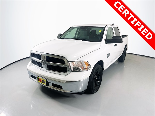 2022 Ram 1500 Classic SLT photo 2