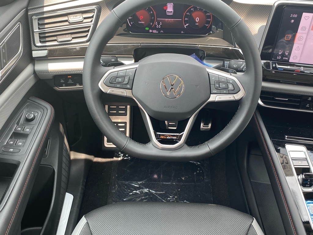 2025 Volkswagen Atlas Peak Edition SE photo 4