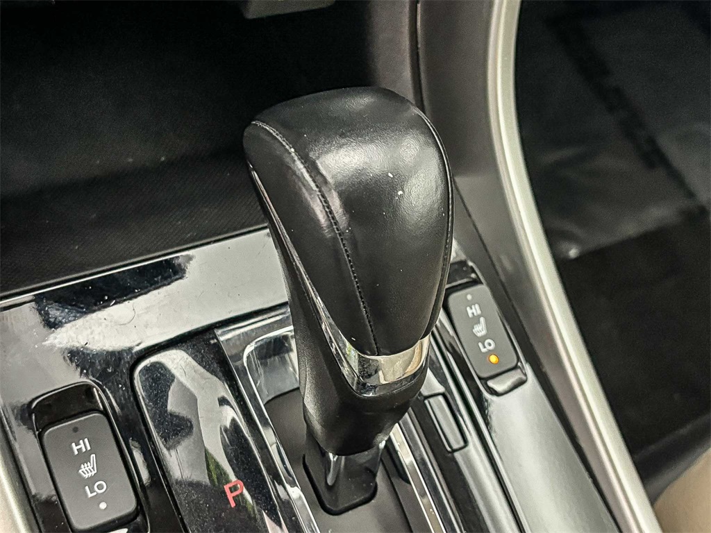 2016 Honda Accord EX-L V6 photo 22