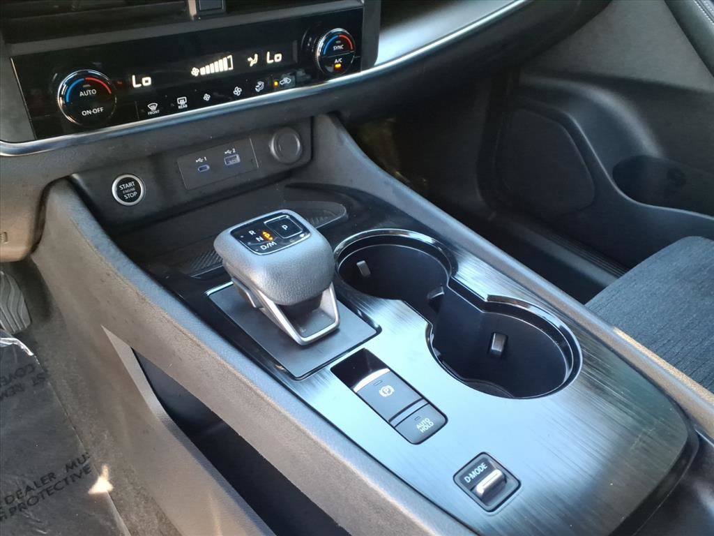 2023 Nissan Rogue SV photo 7