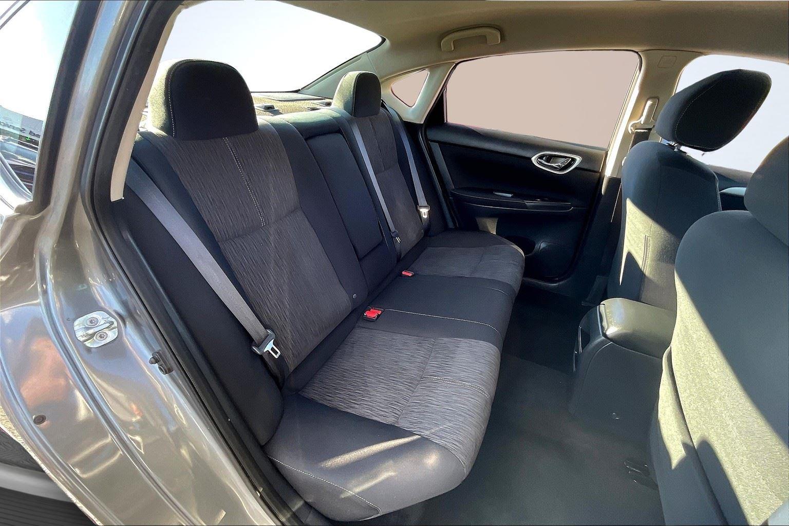 2015 Nissan Sentra SV photo 25