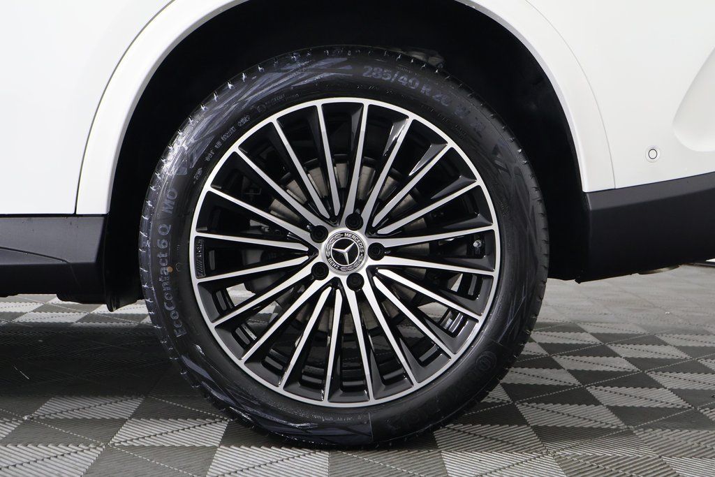 2026 Mercedes Benz GLC 300 photo 10
