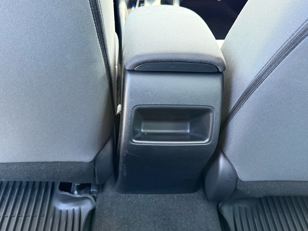 2022 Toyota Corolla LE photo 13