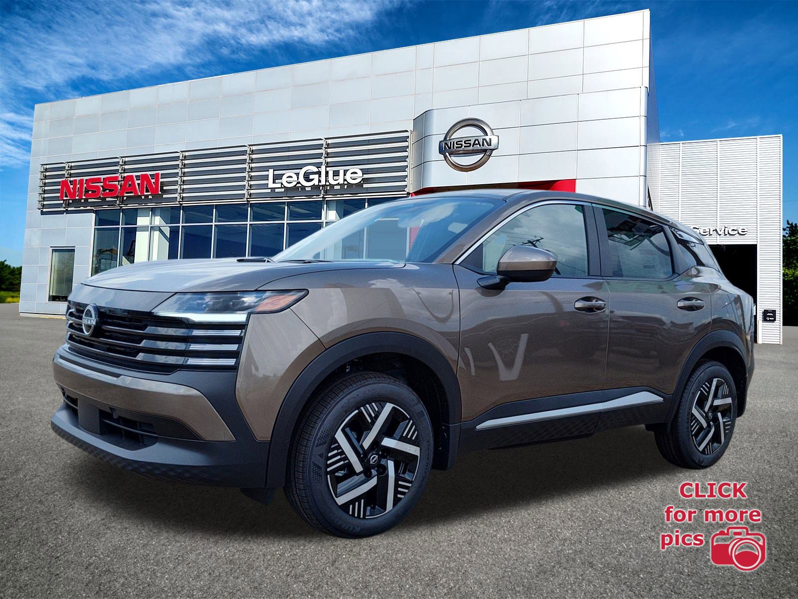 2025 Nissan Kicks SV AWD's photo