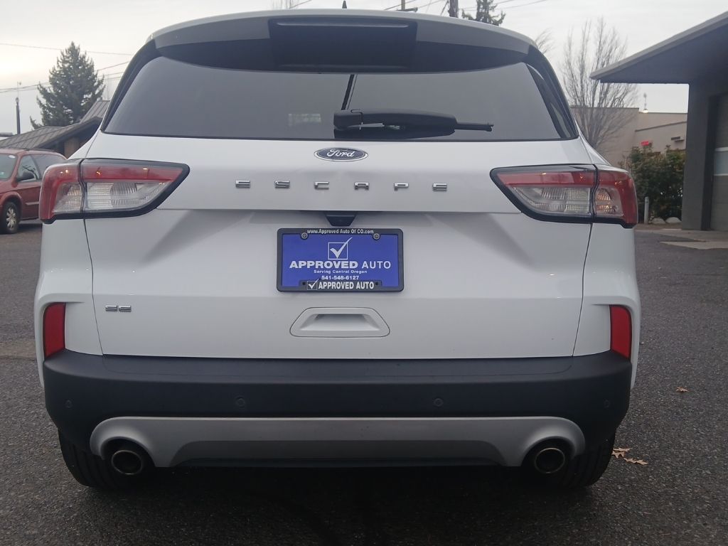 2022 Ford Escape SE photo 4