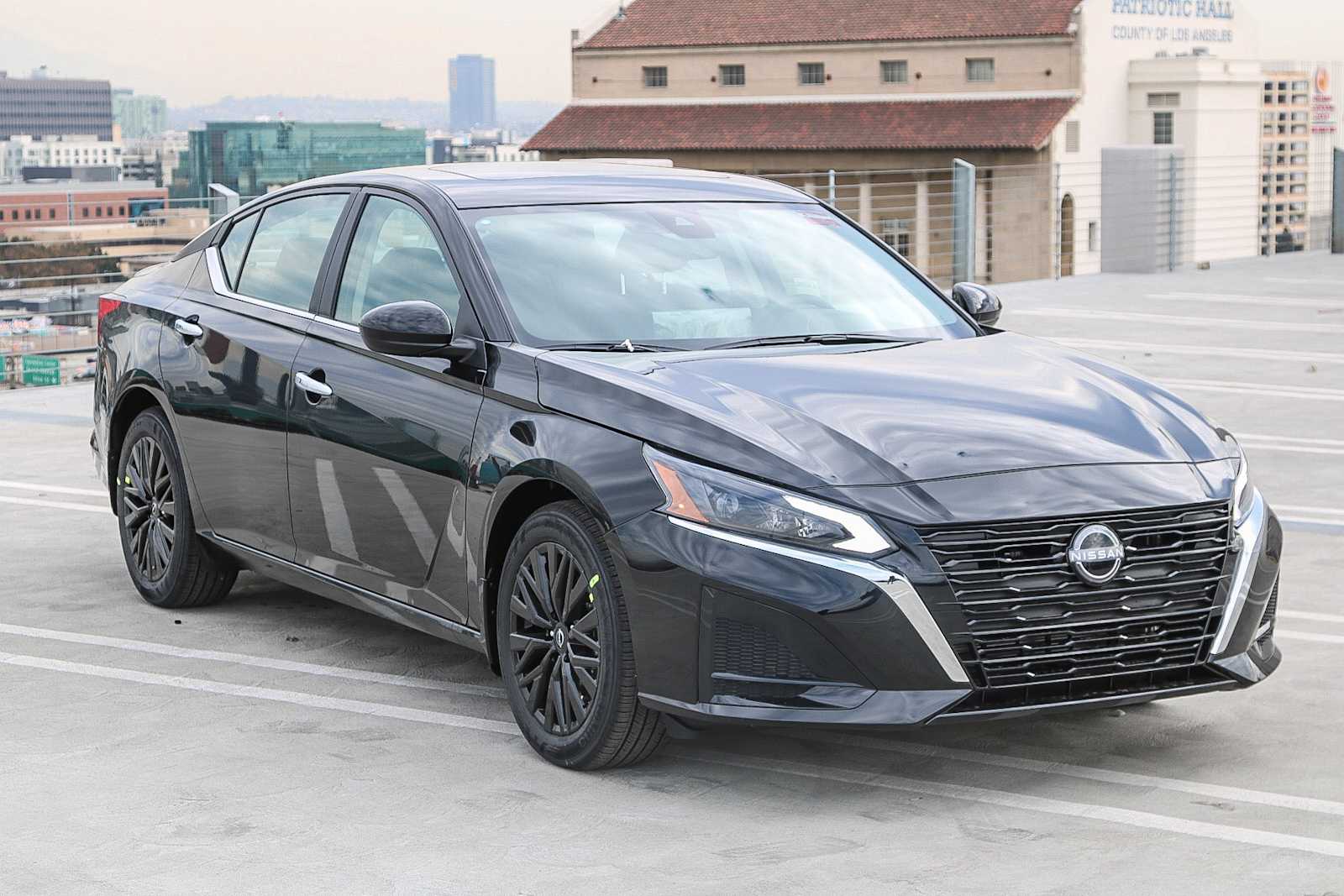2025 Nissan Altima SV photo 3