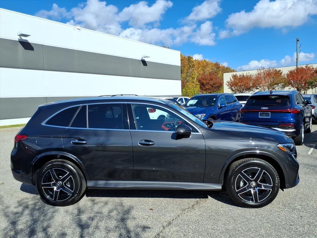 2026 Mercedes Benz GLC 300 photo 4