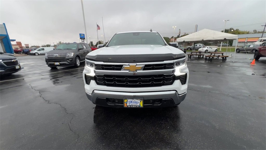 2023 Chevrolet Silverado 1500 LT photo 3