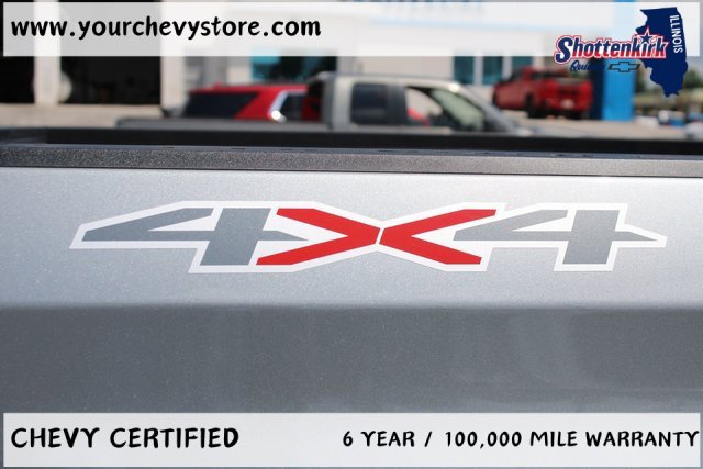 2025 Chevrolet Silverado 1500 LT photo 4