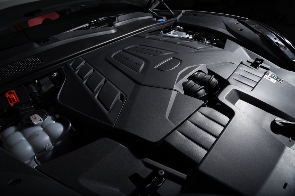 2026 Porsche Cayenne S photo 33