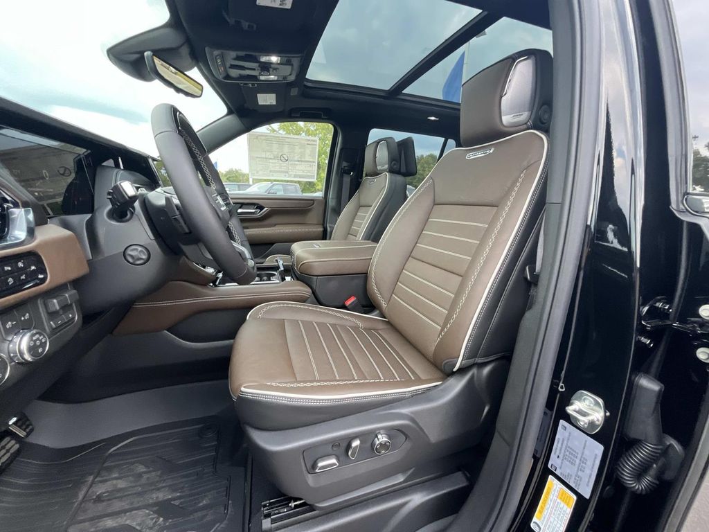 2025 Gmc Yukon Denali Ultimate photo 12