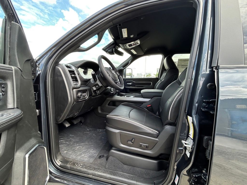 2025 Ram 3500 Laramie photo 14