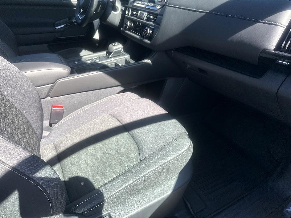 2024 Nissan Pathfinder S photo 19