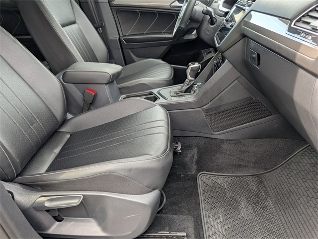 2024 Volkswagen Tiguan SE R-Line Black photo 25