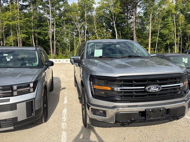2024 Ford F-150 XLT photo 2