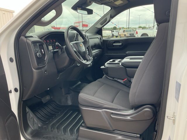 2024 Chevrolet Silverado 1500 photo 2