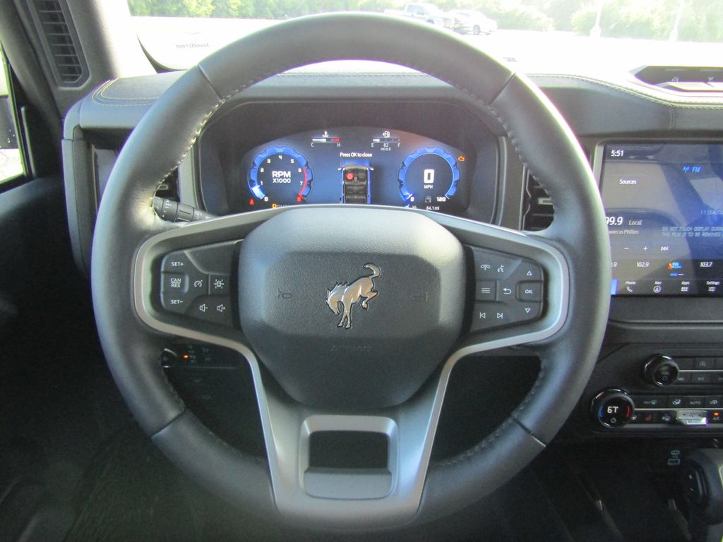 2025 Ford Bronco Badlands photo 16